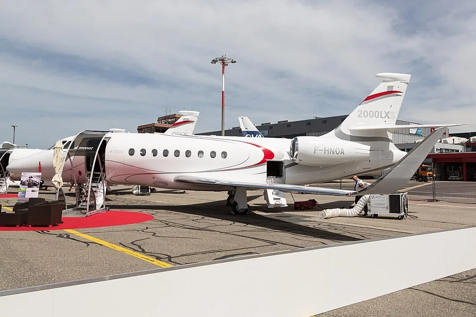 Falcon 2000 exterior — representative aircraft